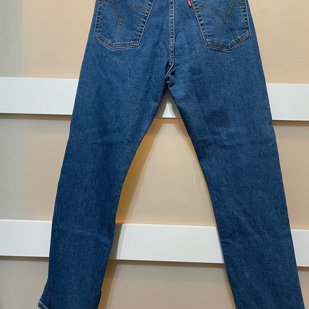 Levi's Men's Straight Blue Jeans with Distressed Detail - Picture 6 of 6